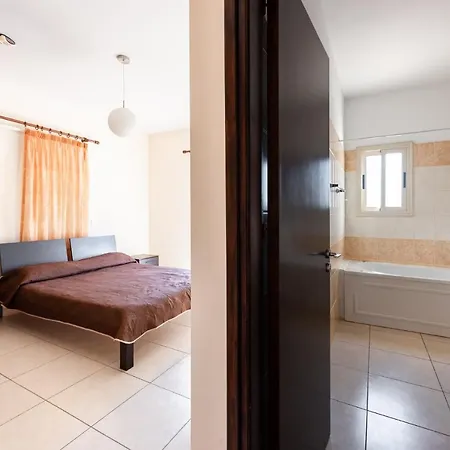 Savvas * Coral Bay